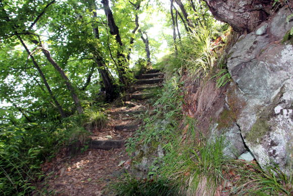 井上城址登山口